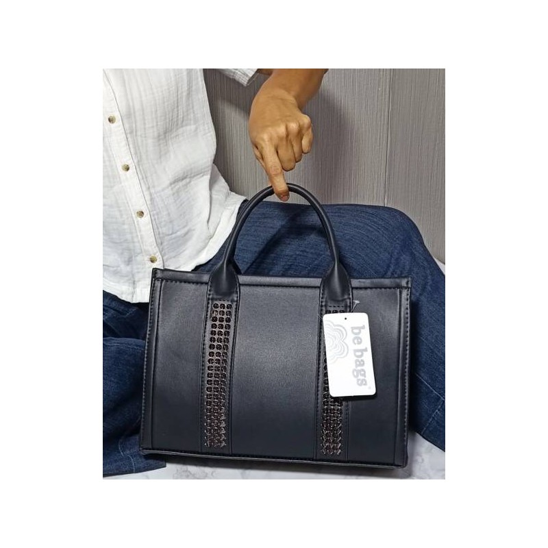 Bolso Negro con Herraje de Picos Mod. 24 8002